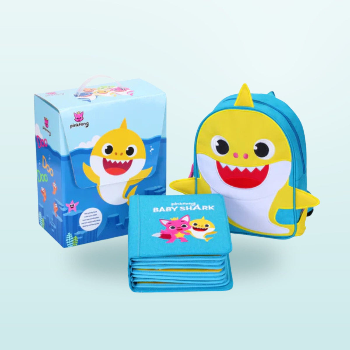 Baby Shark quiet book as a gift set with turquoise felt book, yellow and turquoise Baby Shark backpack and Pinkfong gift box on a soft sea background – complete set from 3 years